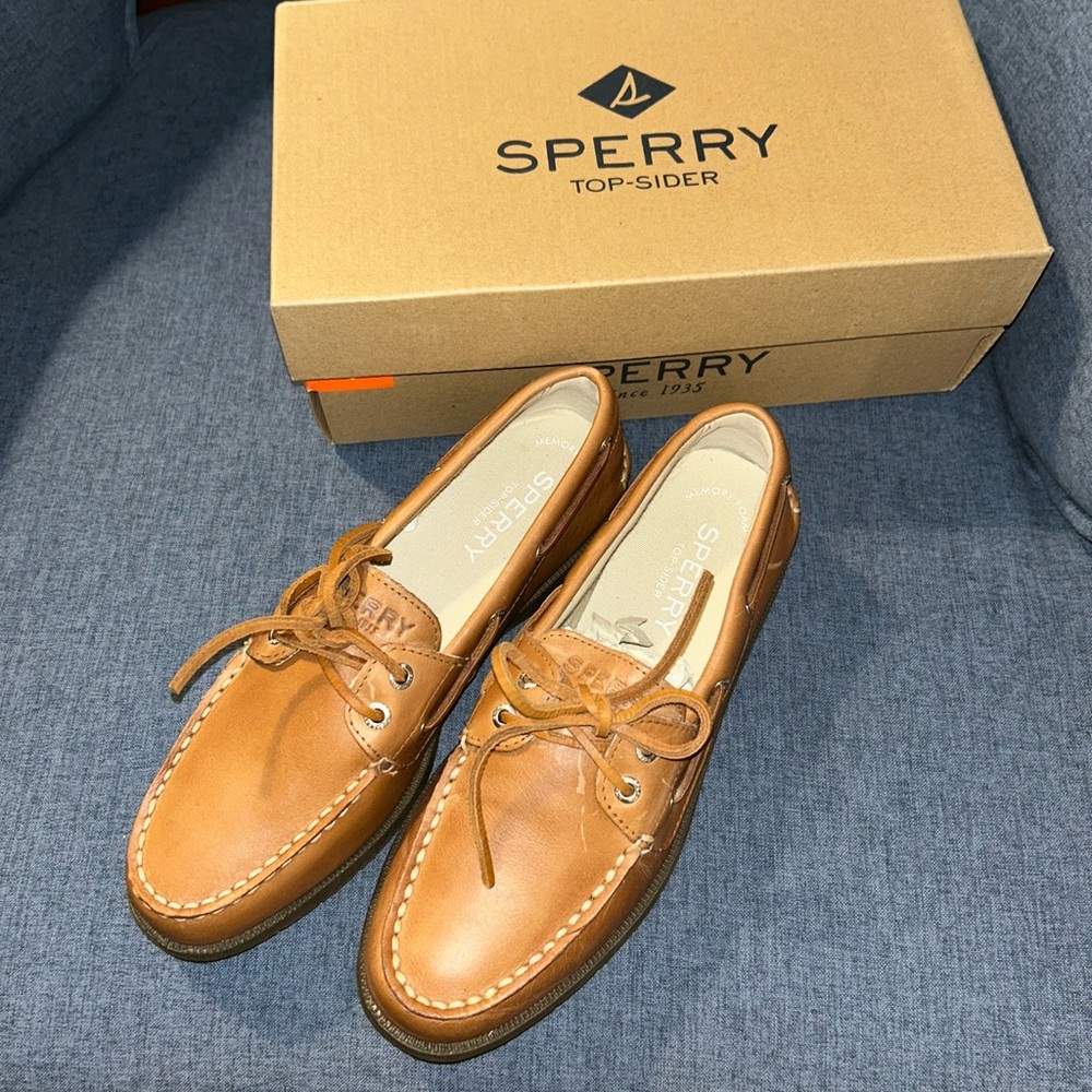 Sperry boat shoes- new in box